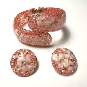 Pink Glitter Bypass Bracelet Clip Earring Set Lucite Confetti Seashells Vintage